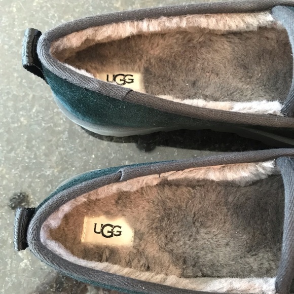 New UGG Super Moc Slipper, Black Cozy Loafers, Slip-Ons, Fuzzy Slippers, UGGs - Picture 6 of 14